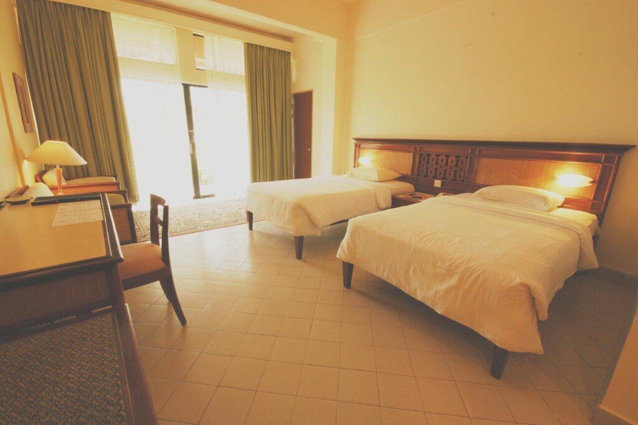 Primula Beach Hotel Kuala Terengganu Exterior foto