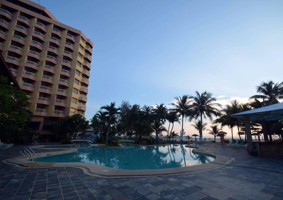 Primula Beach Hotel Kuala Terengganu Exterior foto